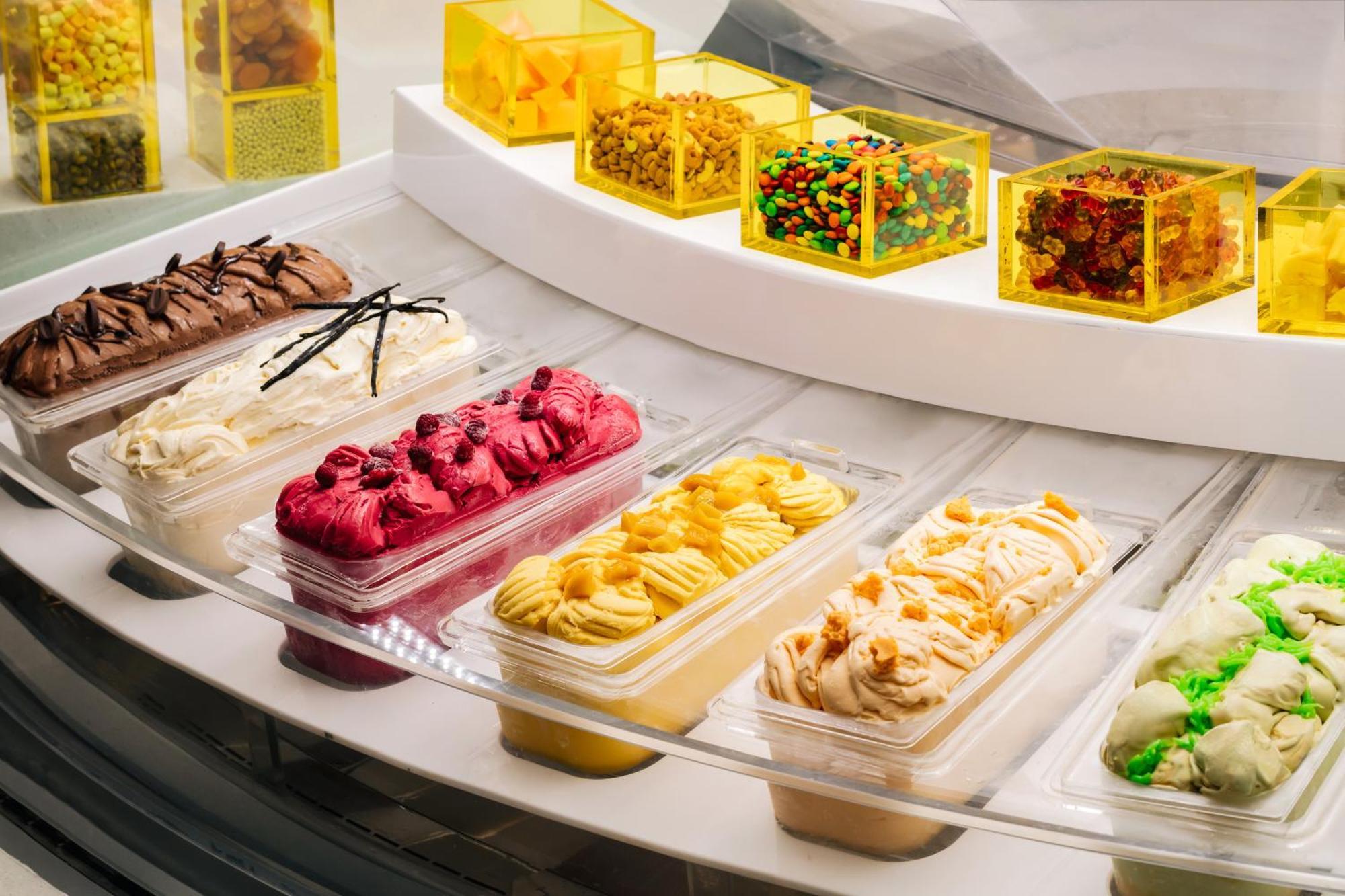 Royal Plaza On Scotts Hotel Singapore Exterior photo Gelato