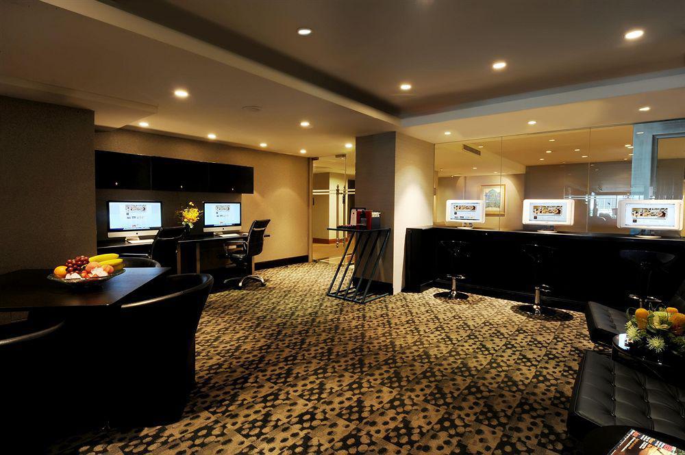 Royal Plaza On Scotts Hotel Singapore Facilities photo The Business Centre